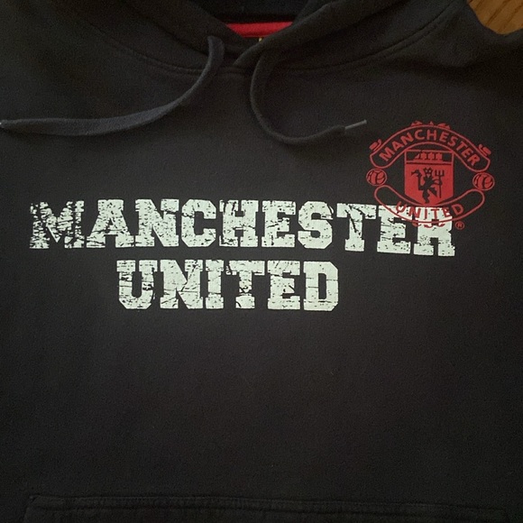 Manchester United Hoodie - Picture 2 of 5